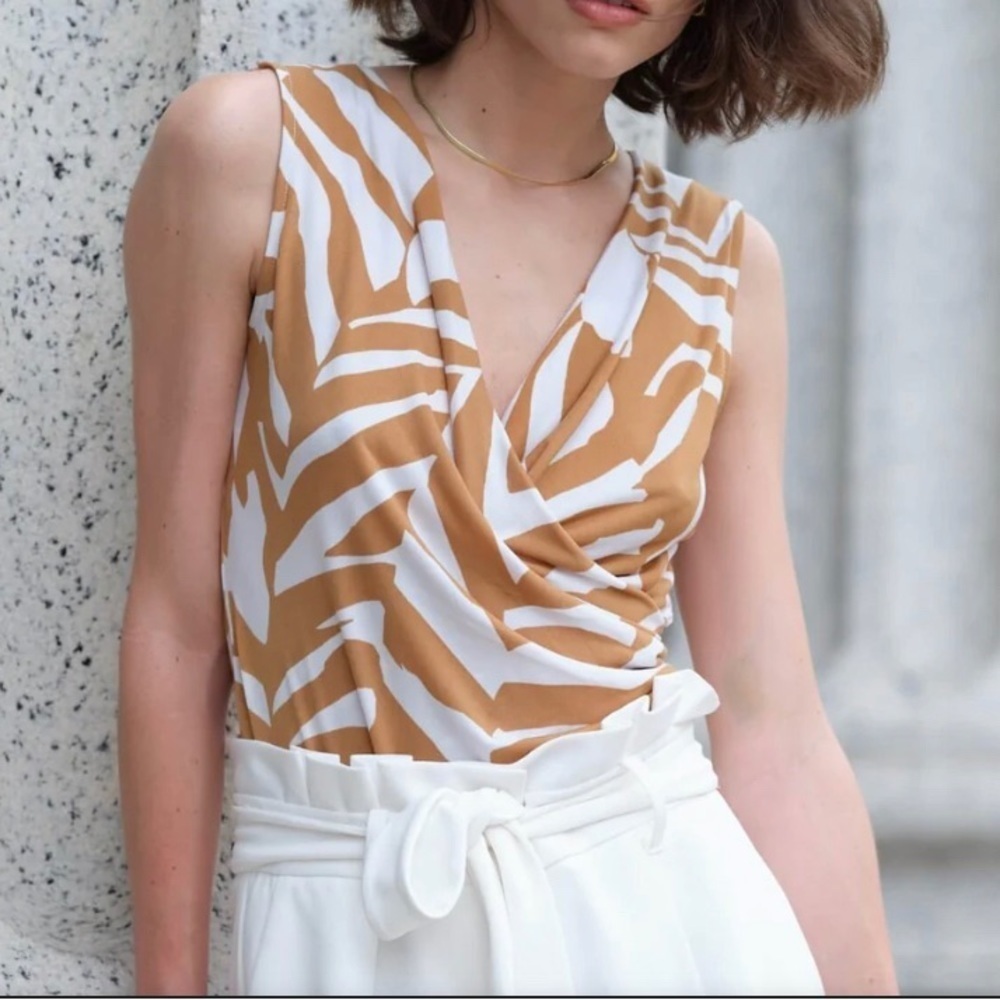 xNot Available Tahari Sleeveless Zebra Print V-Neck Professional Blouse Sm - Picture 1 of 9